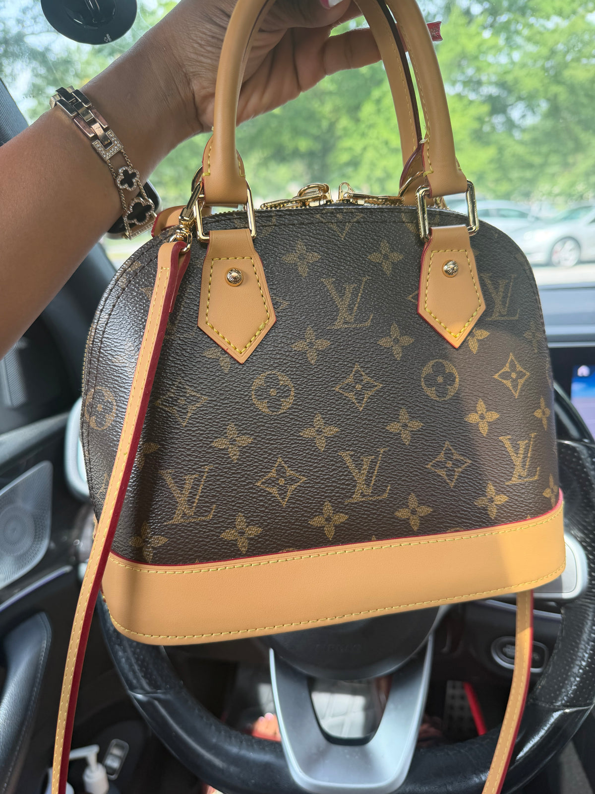 LV bb Alma