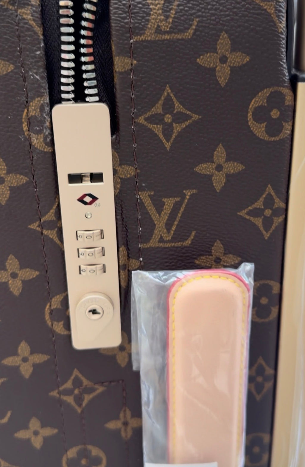 LV Exclusive Luggage Carryon