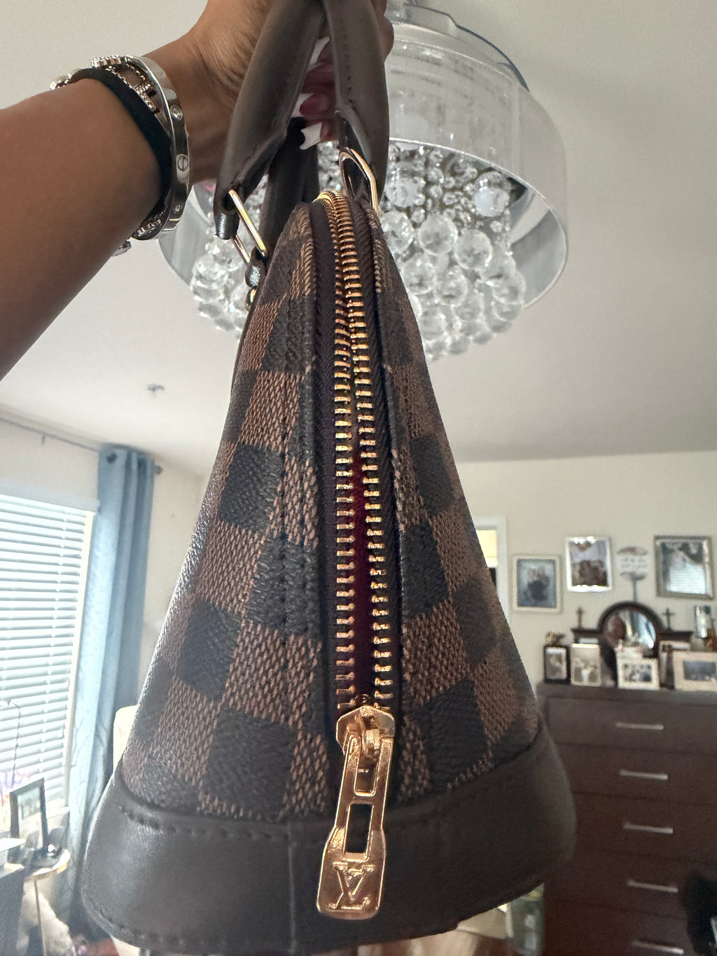 LV Brown Alma