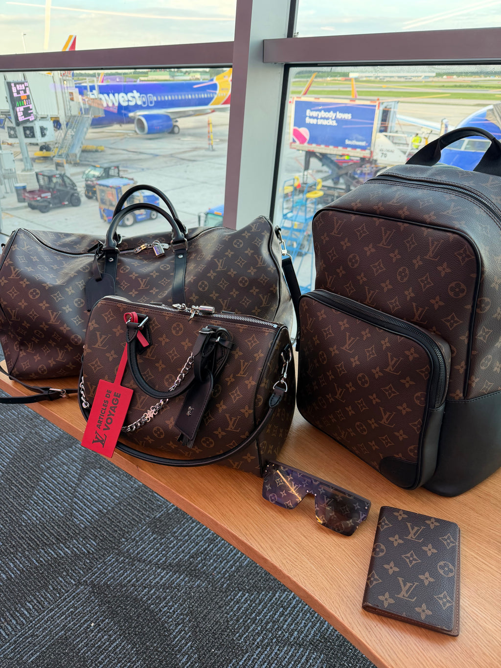 LV Travel Set