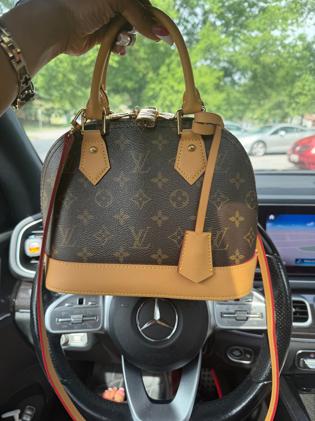 LV bb Alma