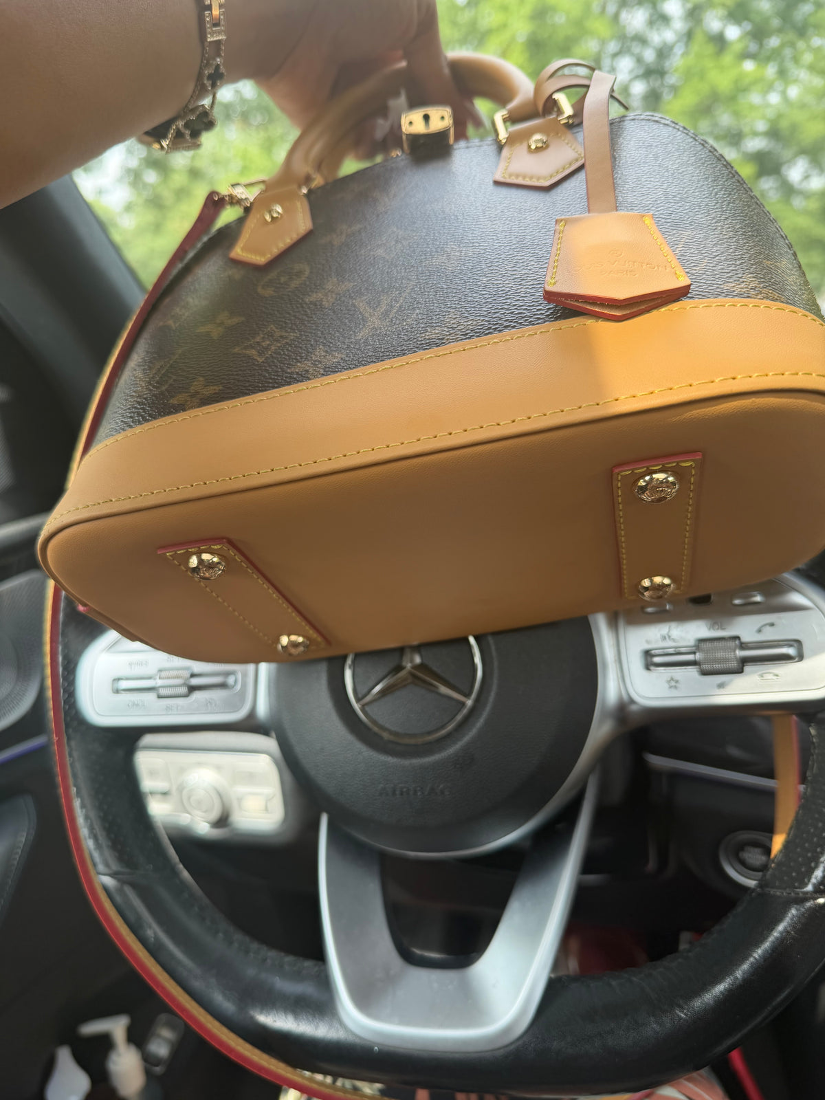 LV bb Alma