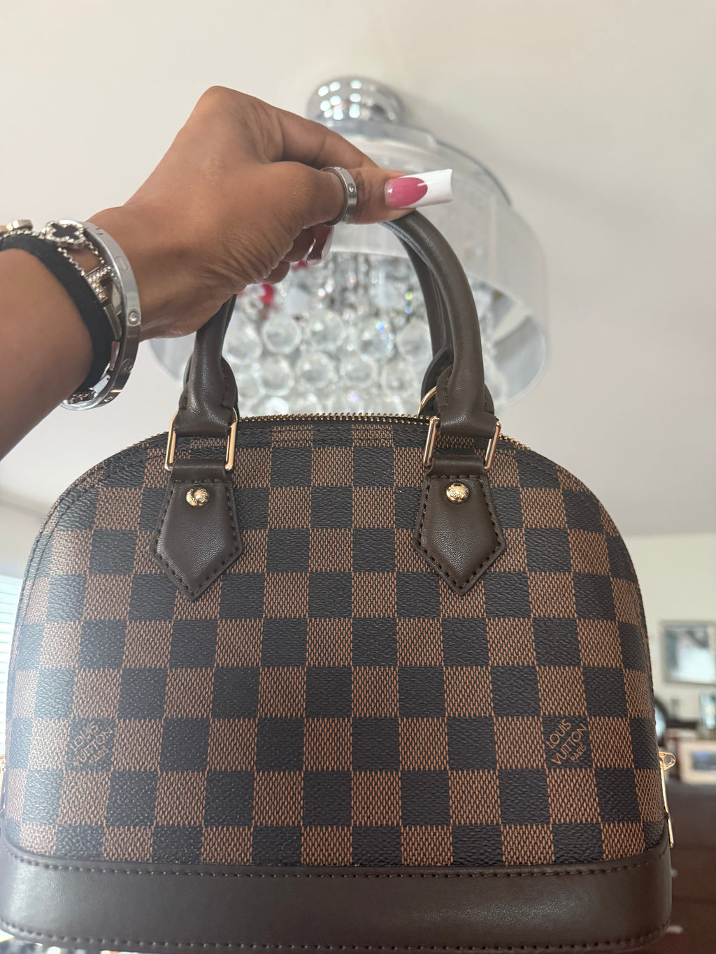 LV Brown Alma