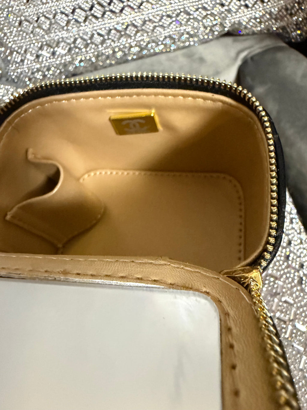CC mini vanity w/ball chain